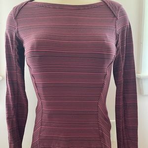 LULULEMON Long-Sleeve-Size 4